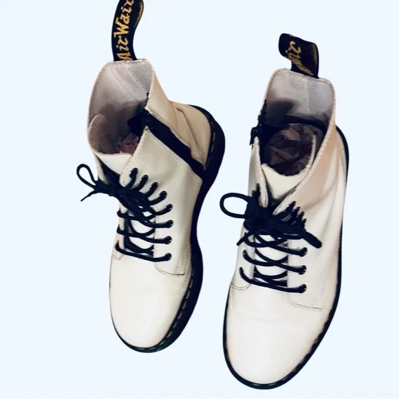 DR. MARTENS Jadon Platform Boots UNISEX Mens Size 10 / Ladies Size 11 White 3233 Jadon III Boot Pisa Leather Platforms in Vintage Taupe | Dr  main image 3